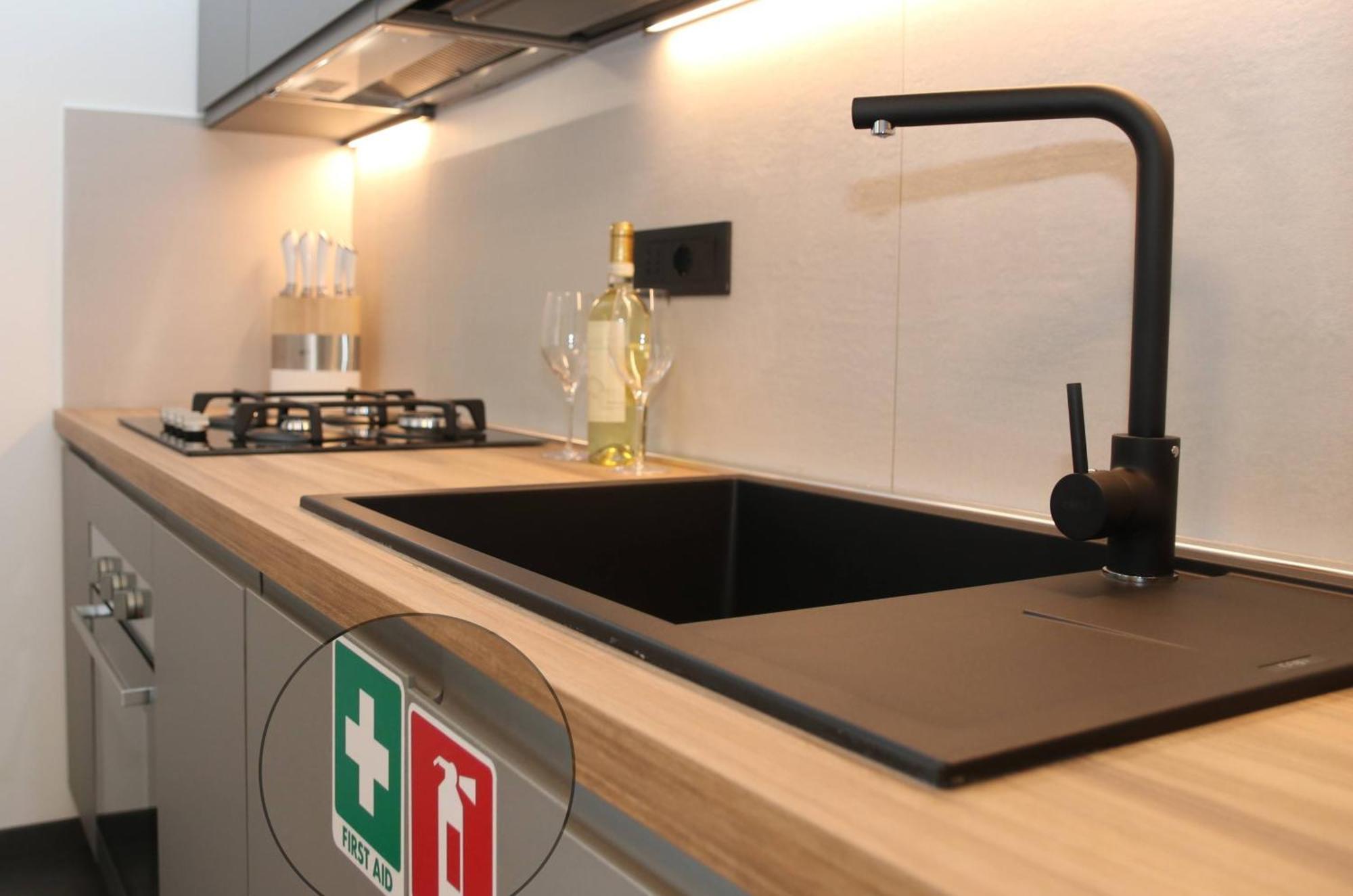 Luxury Pure! Bazzoni 2-Room Suite, Fully Equipped 奧爾比亞 外观 照片